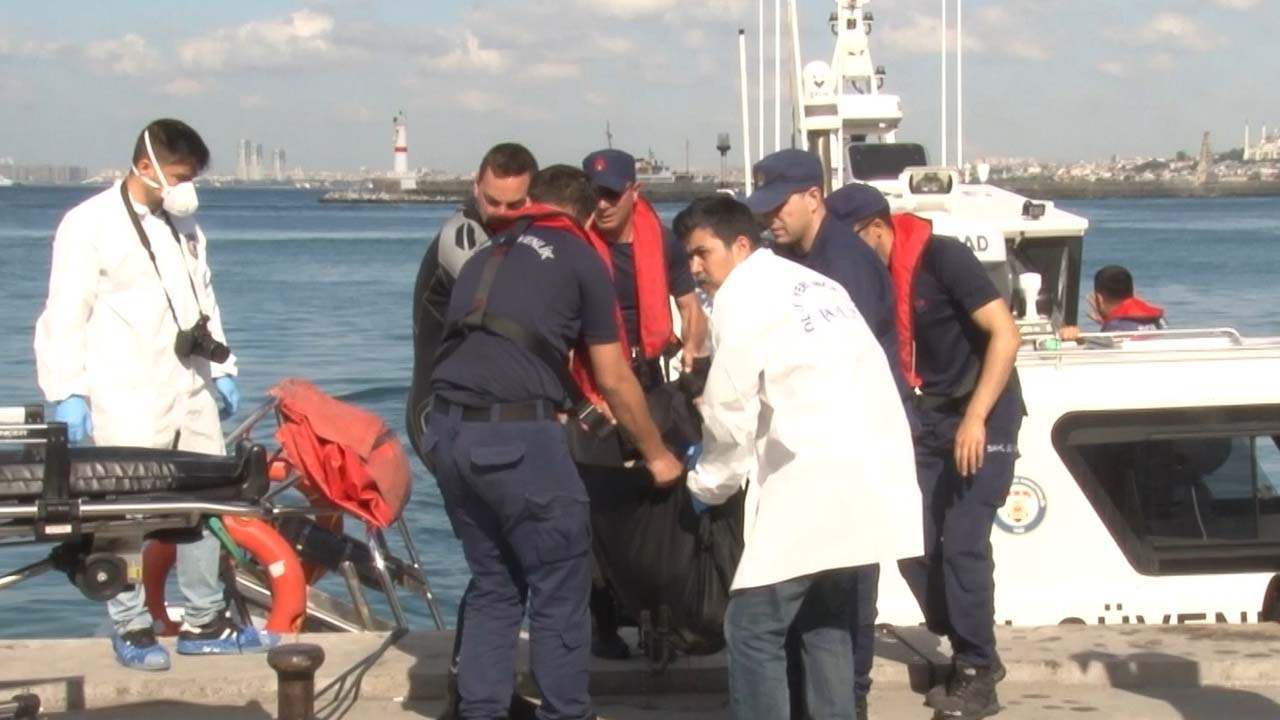 Kadıköy sahilinde denize düştü gözler önünde öldü kimse yardım etmedi