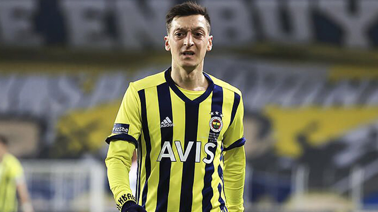 Fenerbahçe'de Mesut belirsizliği: Takımdan ayrılacak mı?