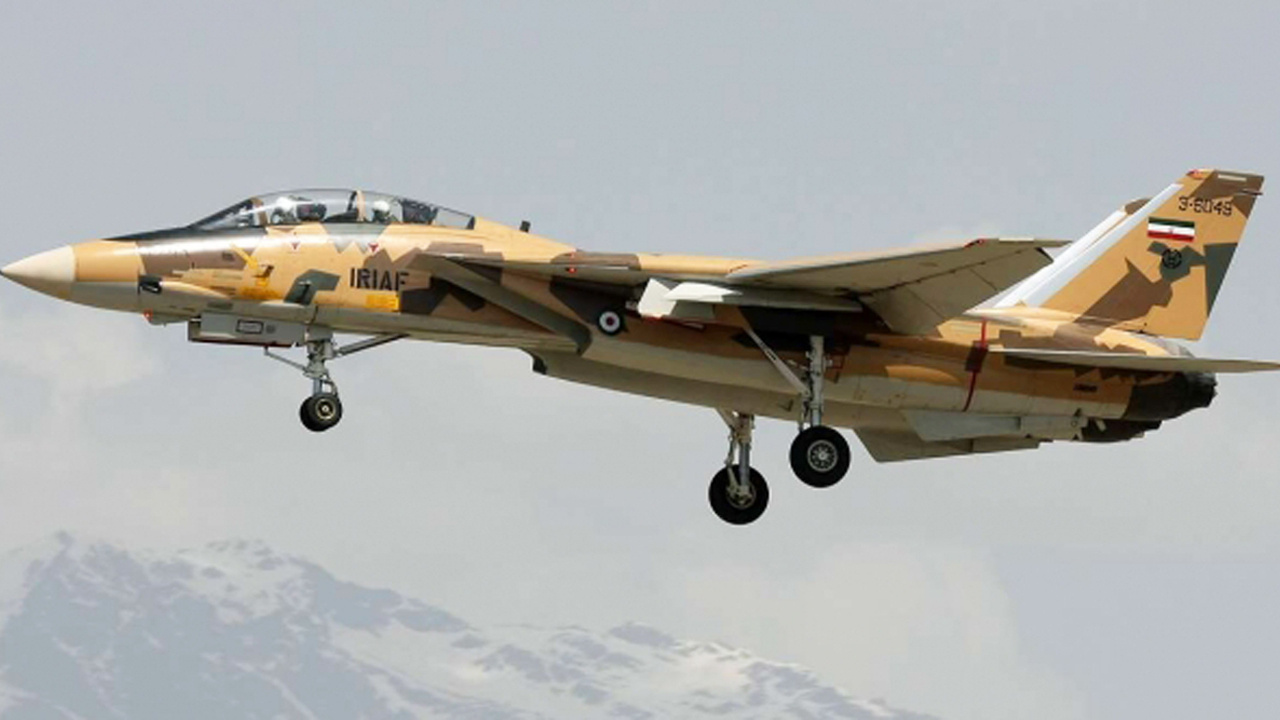 İran'da orduya bağlı F-14 savaş uçağı düştü