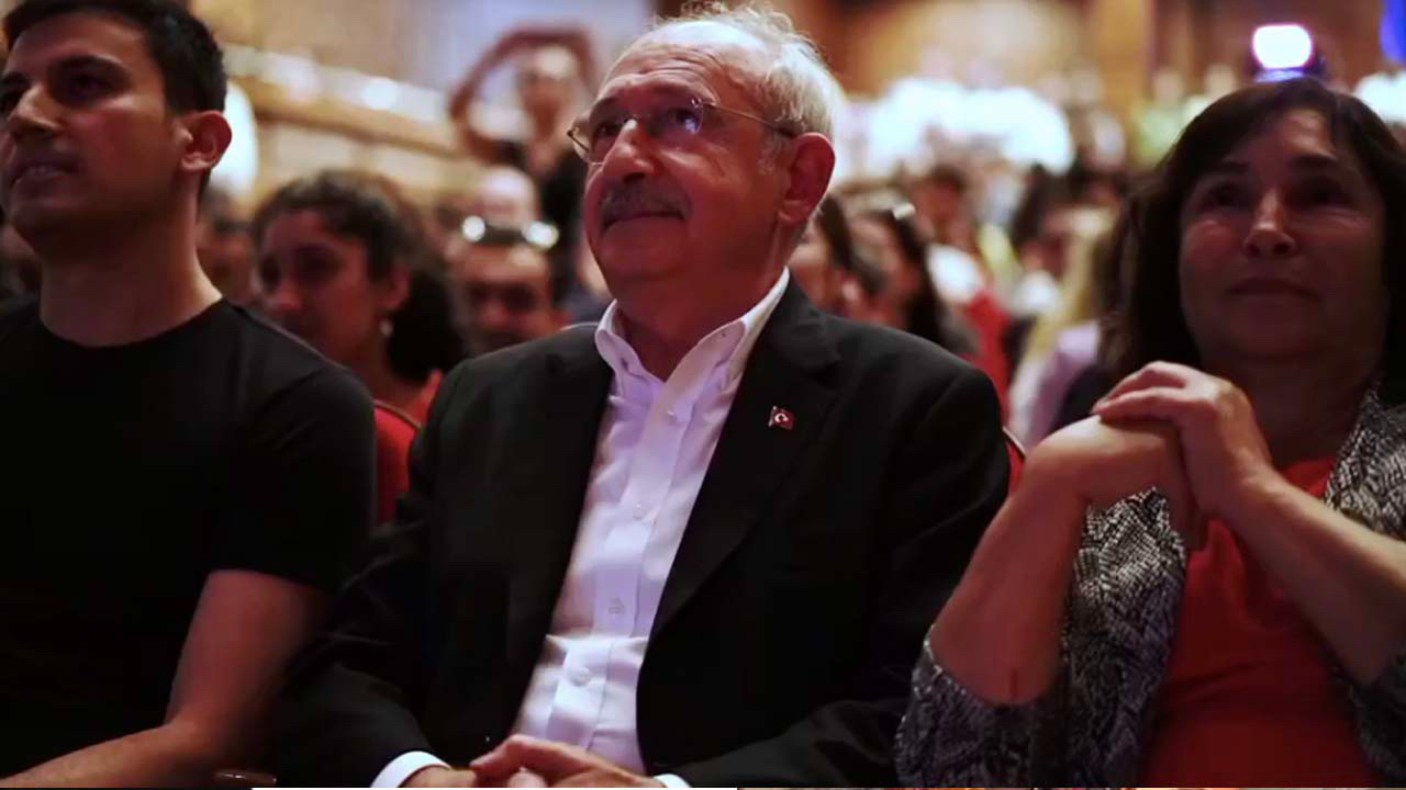 Kemal Kılıçdaroğlu'nun çocuklarından Babalar Günü videosu Duygulandığı anlar görüntülendi