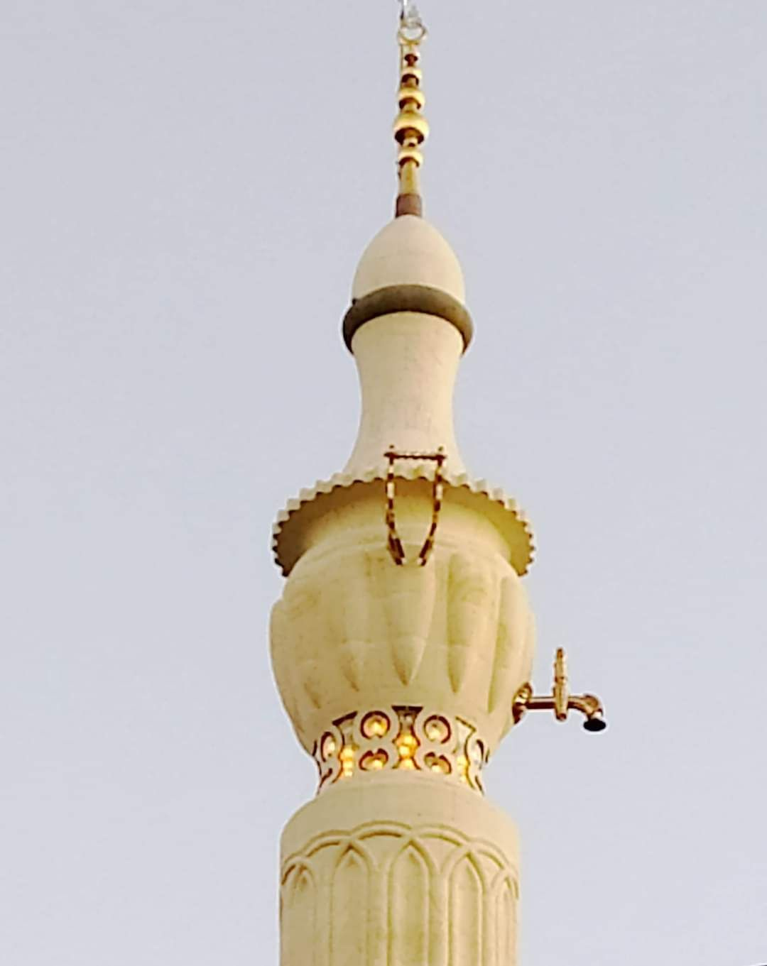 Böyle minare mi olur! Minarenin tepesini 'semaver'e çevirip musluk taktılar 35 yılda bitirildi