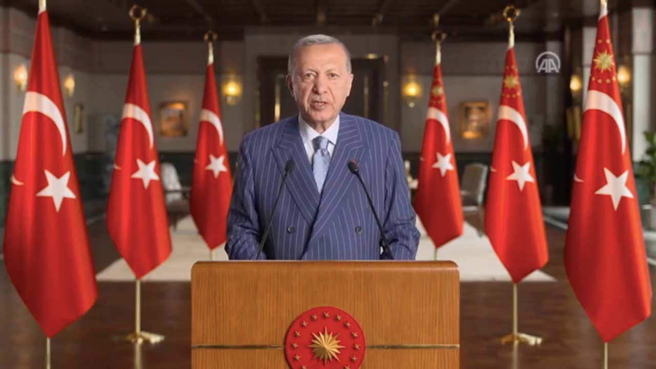 Cumhurbaşkanı Erdoğan: Reklam malzemesi olarak kullanıyorlar