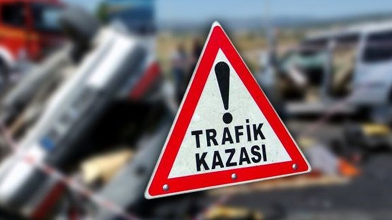 Beton mikseri, aracın üzerine devrildi: 4 ölü