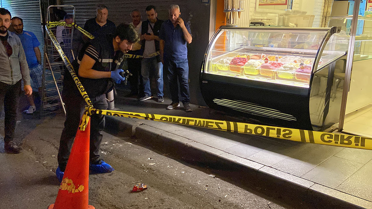 İstanbul Kağıthane’de dondurmacıya silahlı saldırı: 1’i çocuk 2 yaralı