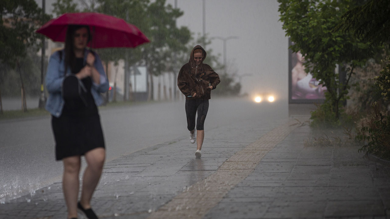 Yarın çok fena yağmur geliyor 1 hafta kesilmeyecek meteoroloji Ankara, Adana, Bursa, Konya...