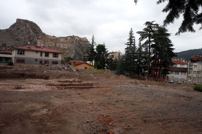 Tokat'ta okul bahçesinde kazı çalışması sırasında bulundu yetkililer apar topar geldi gizem çözüldü