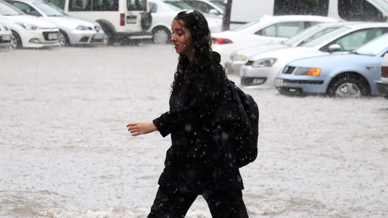 Meteoroloji ve Orhan Şen uyardı! Çok fena geliyor çamur da yağacak İstanbul, Samsun, Rize, Bartın...