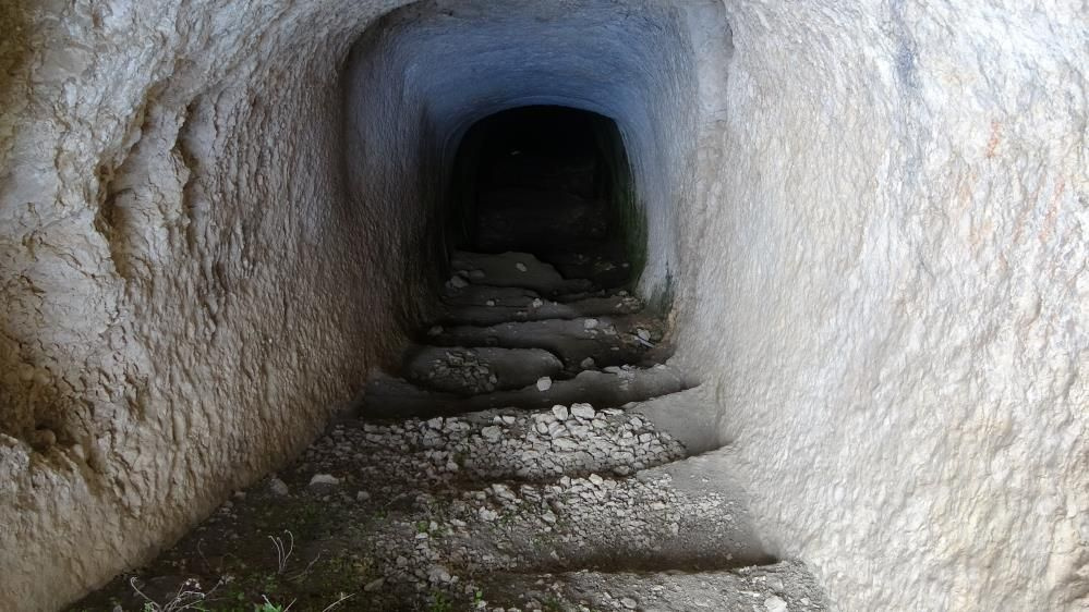 Bu mağara binlerce yıldır gizemini koruyor! Vatandaş içeriye girmeye korkuyor