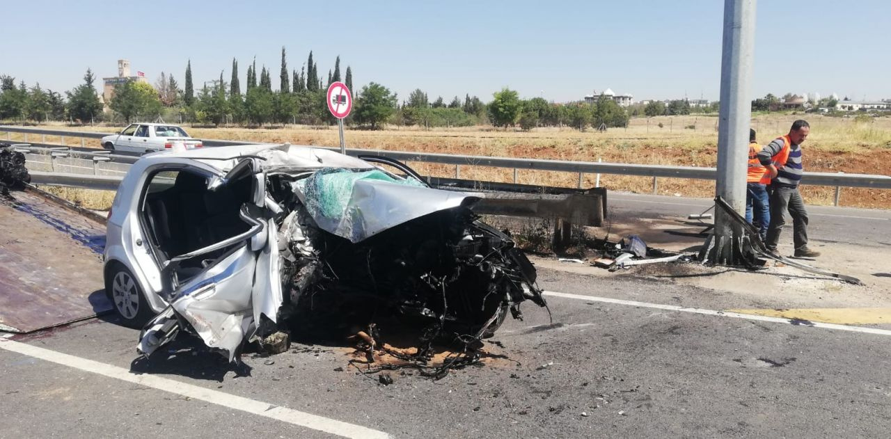 Şanlıurfa’da korkunç kaza! Aracın motorun kopup fırladı 3 kişi feci şekilde öldü