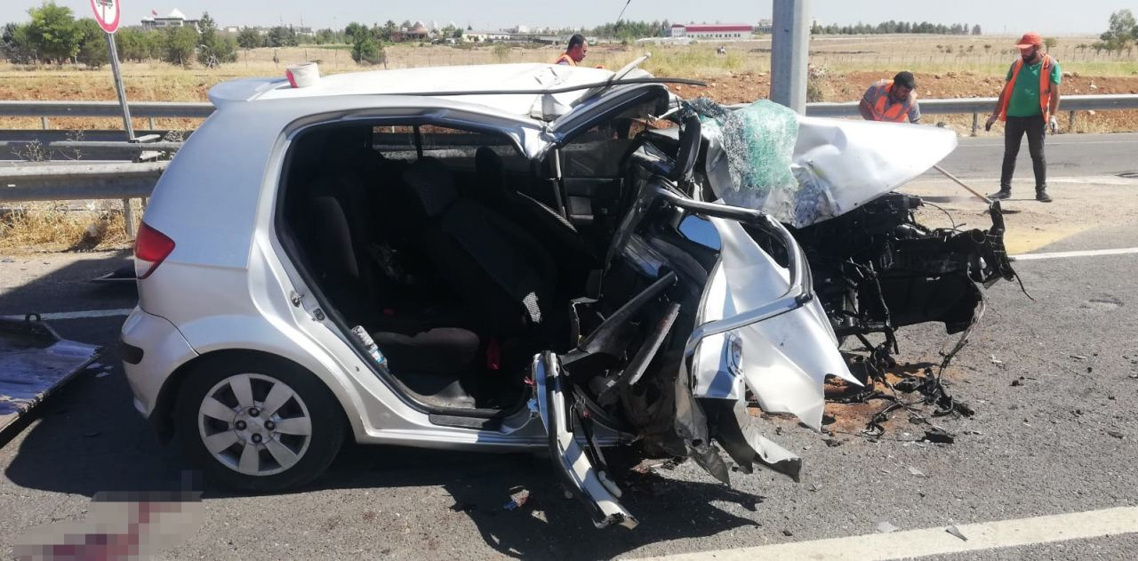 Şanlıurfa’da korkunç kaza! Aracın motorun kopup fırladı 3 kişi feci şekilde öldü
