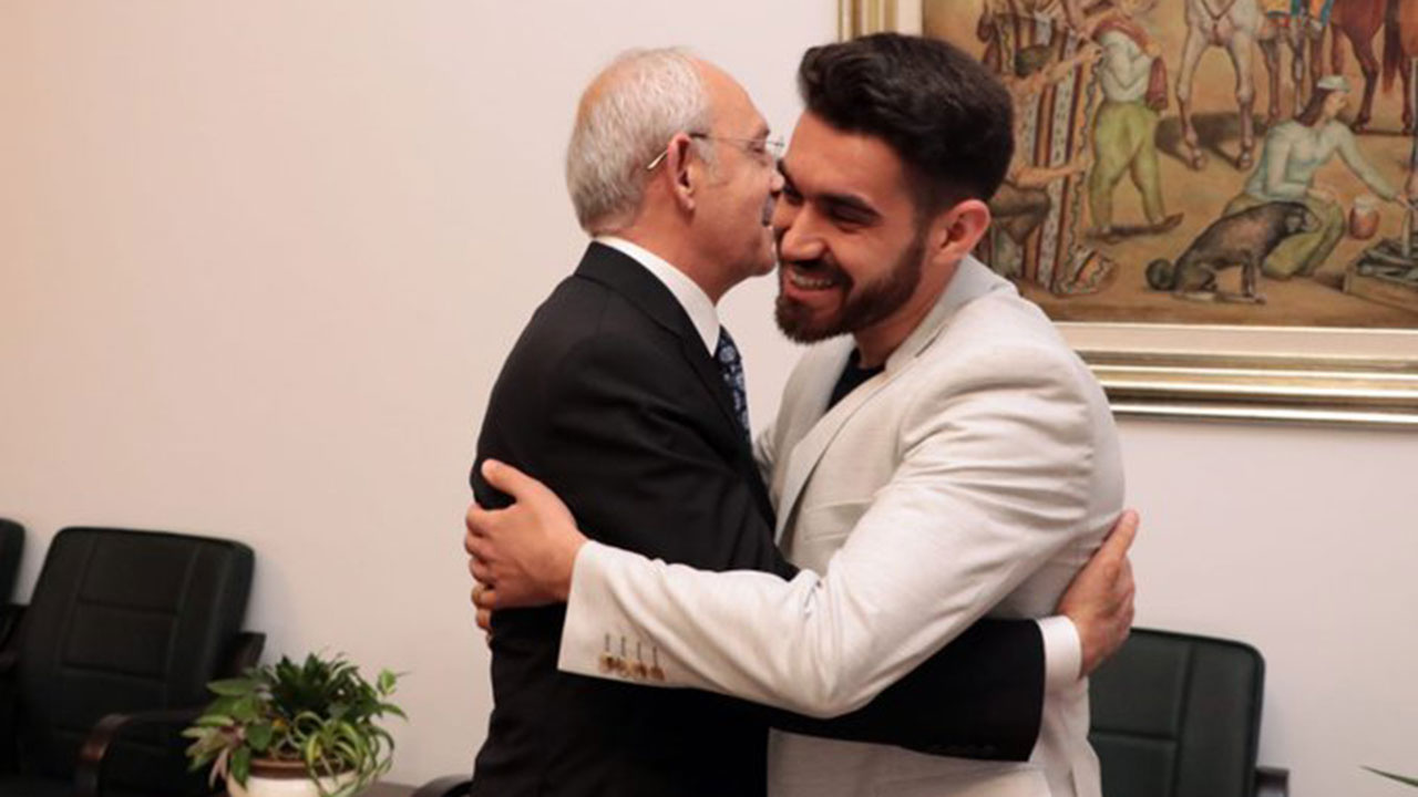 Kemal Kılıçdaroğlu, darbe davasında müebbet alan askeri öğrenciyi kabul edip sarıldı