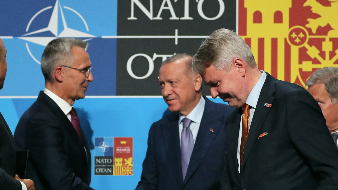 NATO'da imzalanan metinde FETÖ ile ilgili de bir ilk yaşandı!