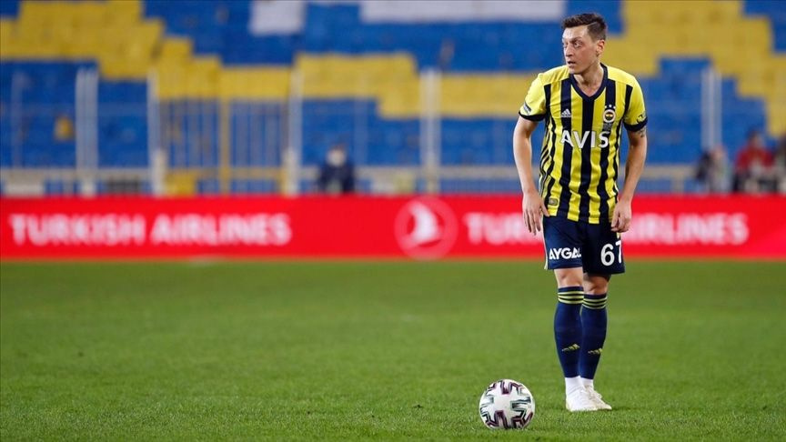 Fenerbahçe'de kriz tırmanıyor! Mesut Özil için şoke eden karar