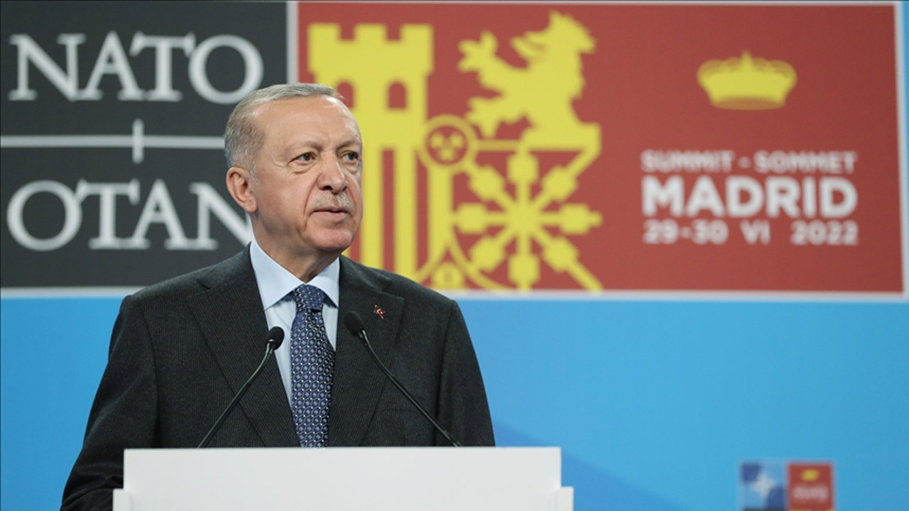 Erdoğan'dan NATO zirvesinde gazeteciye tokat gibi cevap: "Biz bunları yutmayız"