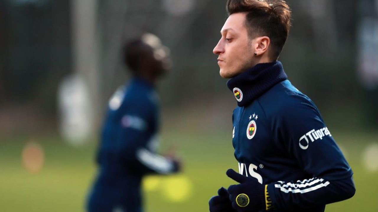 Fenerbahçe'de kriz tırmanıyor! Mesut Özil için şoke eden karar