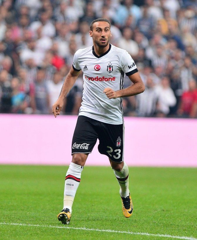 Cenk Tosun yeniden Beşiktaş'ta! 22 milyon Euro'ya sattığı Cenk'e bonservis ödemeyecek