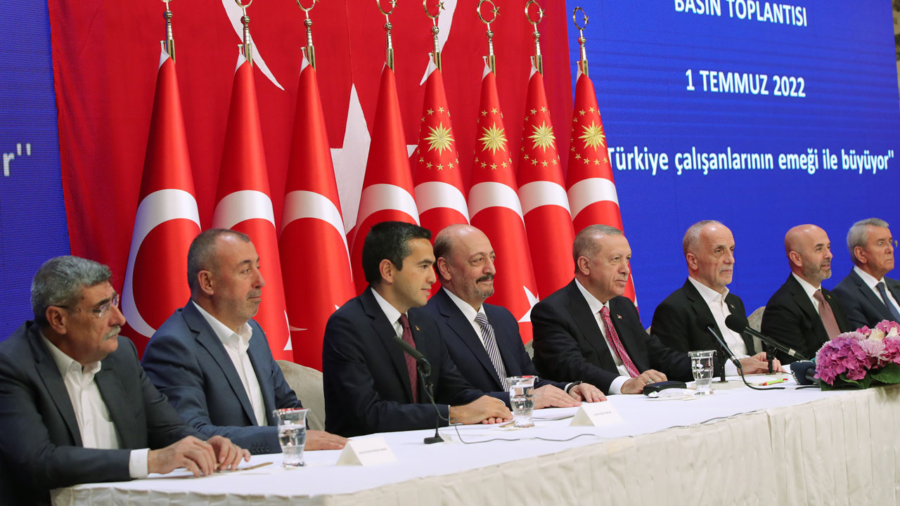 Erdoğan'dan Türk-İş Başkanı Atalay'a: 'Senin başında da saç kalmadı ya'