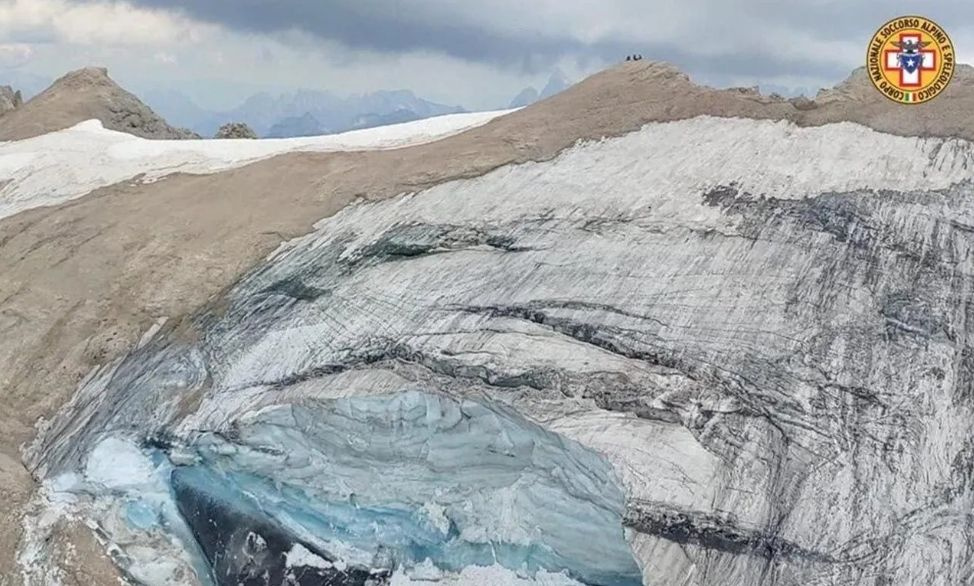 Alp dağlarında buz kütlesi çöktü! En az 6 ölü var, kayıp sayısı ise...
