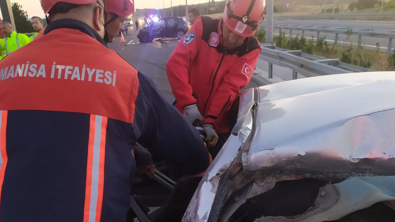 İstanbul-İzmir yolunda feci kaza! Aynı aileden 5 kişi hayatını kaybetti