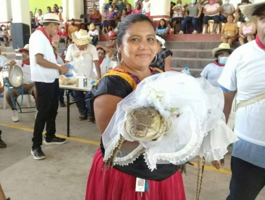 Meksika'da 'yok artık' dedirten gelenek! Öyle bir şeyler evlendi ki...