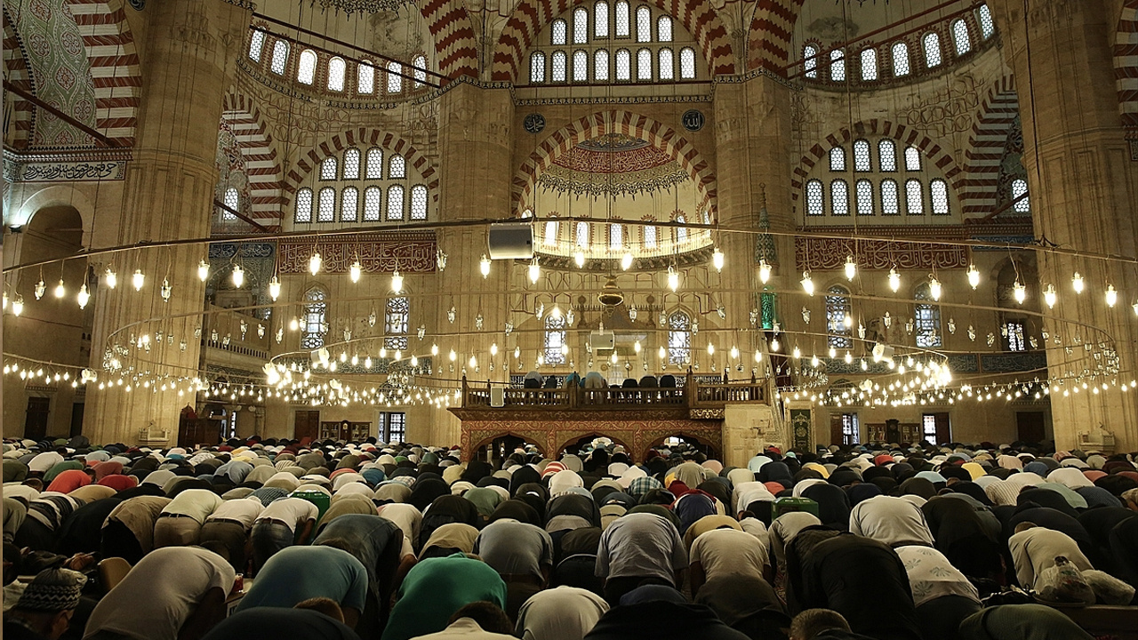 Bayram namazı vakitleri Diyanet 2022 il il Kurban bayramı namaz saatleri kaçta kılınacak?