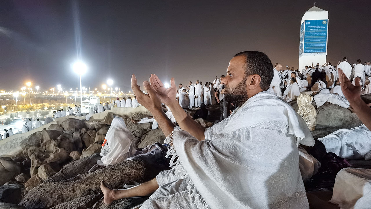 1 milyon hacı adayı Arafat’ta buluşuyor! Vakfe duasını Ali Erbaş yapıyor