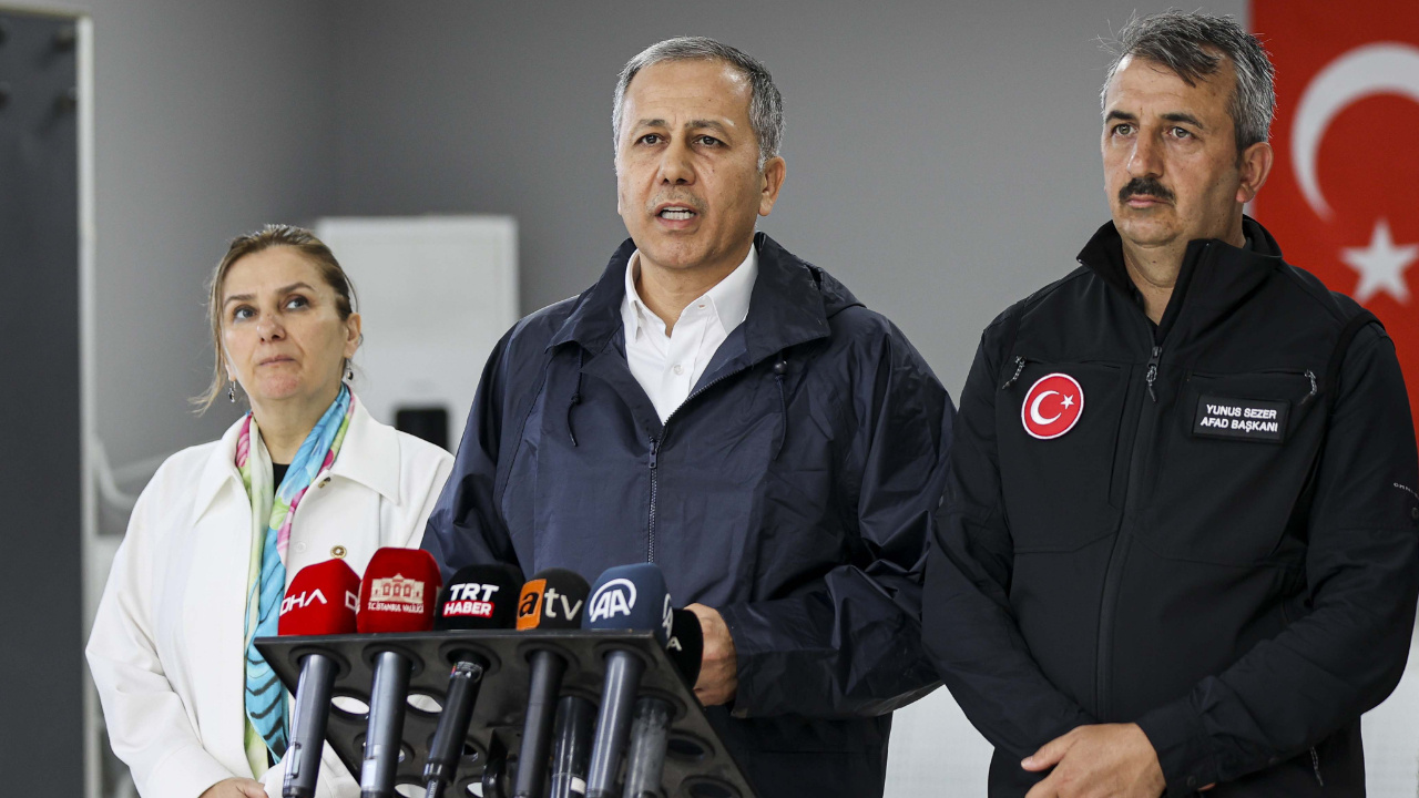 İstanbul Valisi Yerlikaya'dan sel için son durum açıklaması! Saat verdi devam edecek!