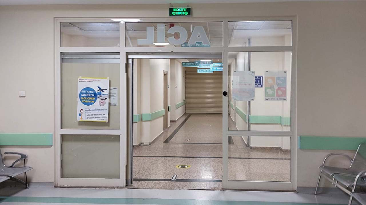 Çukurova Devlet Hastanesi acilini 50 kişilik grup bastı! Doktorlar çalışmayı bıraktı