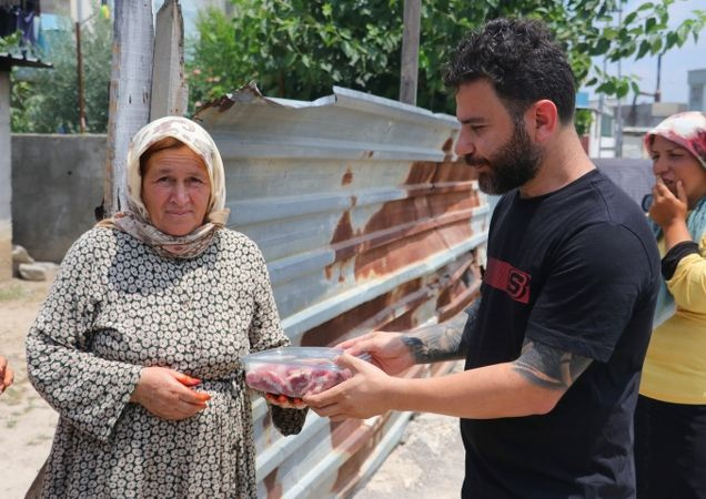 Adana'daki hayırseverden örnek davranış! Tam 500 koyun kesip...