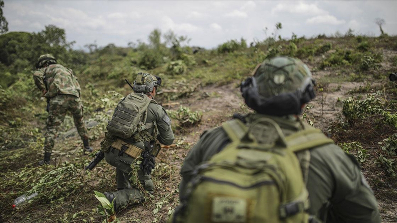 Kolombiya'da eski 10 FARC üyesi öldürüldü
