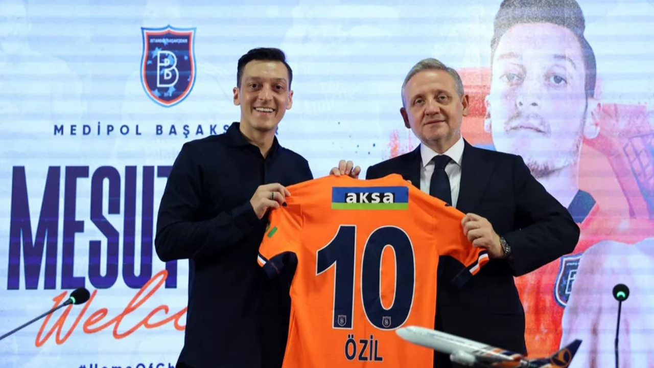 Mesut Özil, Başakşehir'e imzayı attı! Ali Koç'a imalı sözler! Buraya mutlu olmaya geldim...