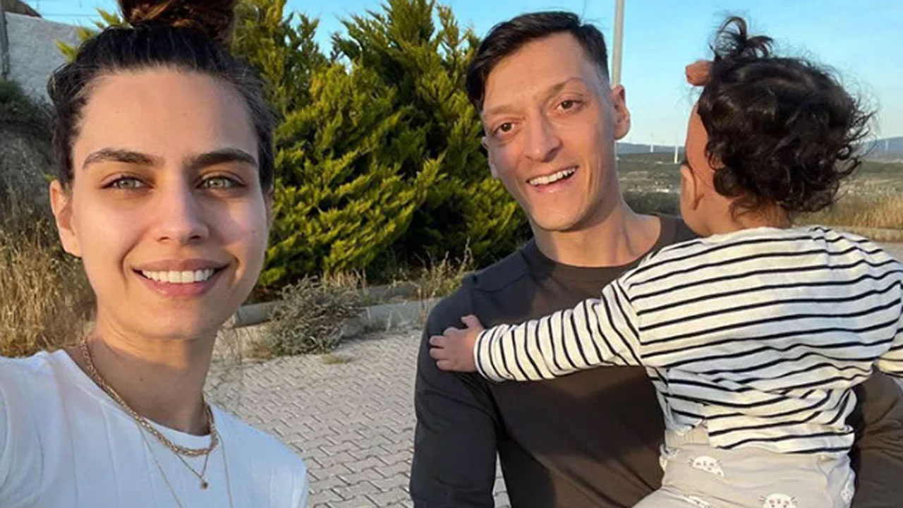 Mesut Özil'in eşi Amine Gülşe'nin yaptığı o paylaşım büyük dikkat çekti!