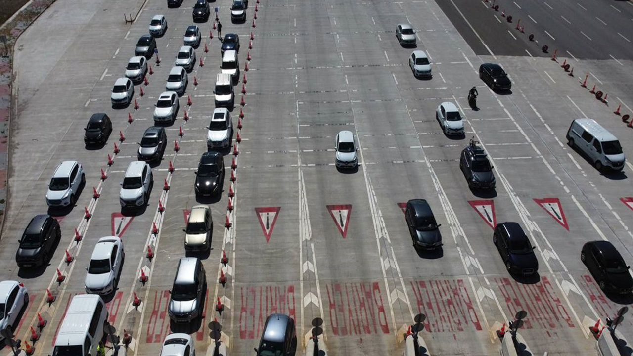 Bayram tatili dönüş trafiği başladı! Yola çıkacaklar dikkat