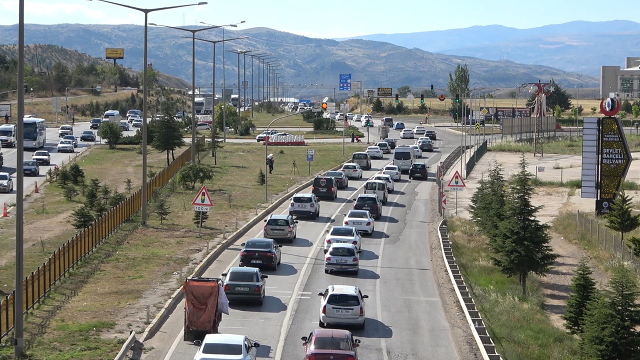 Tatil bitti, dönüş yolları ana baba günü!