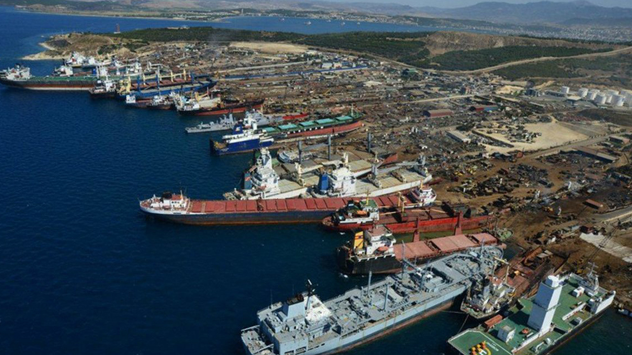 Brezilya'nın savaş gemisi İzmir'de sökülecek kimyasal tartışmasına açıklama