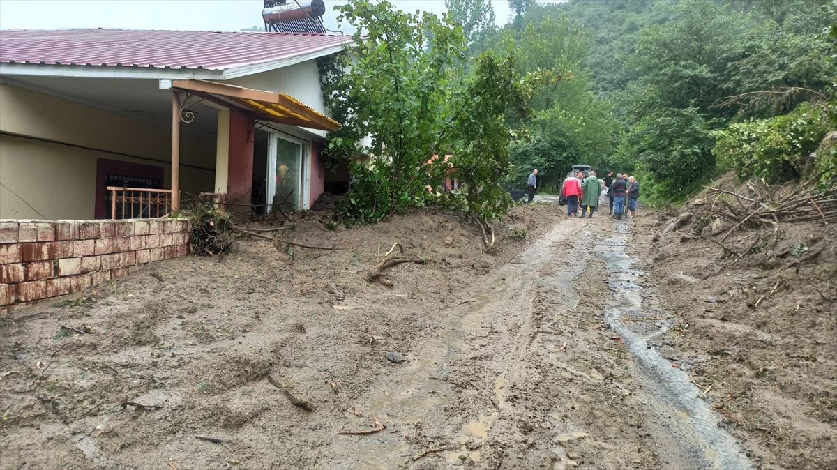 Şiddetli yağışlar Ordu ilini vurdu: 242 noktada heyelan ve toprak kayması meydana geldi