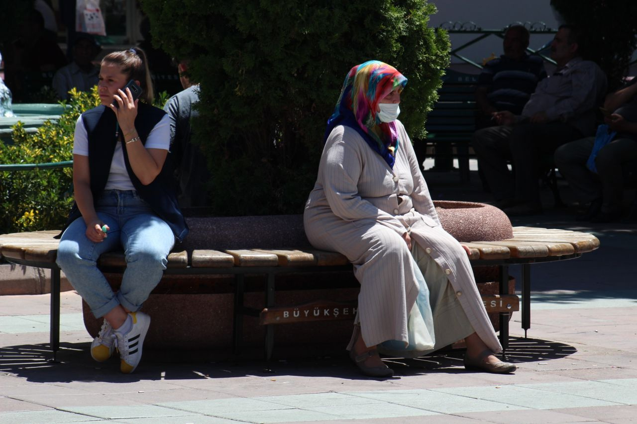 Vakalar patladı bireysel tedbirler arttırıldı! Yeni kısıtlama gelir endişesi...