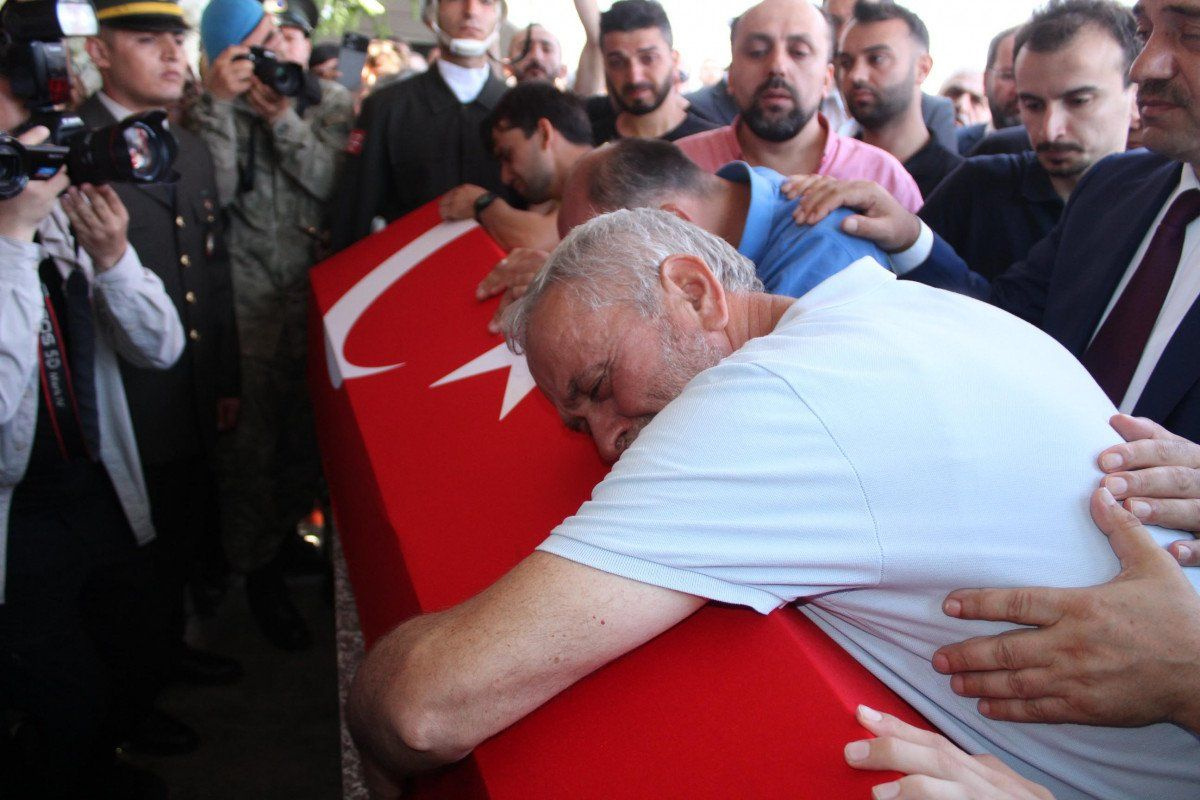 Ailenin acı feryatları... Sakaryalı şehit Ömer Faruk Civelek'e son görev