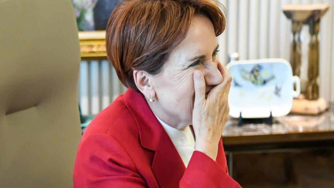 İYİ Parti lideri Akşener gözyaşlarına boğuldu! Bir anda kapı açıldı ve hepsi içeri girdi