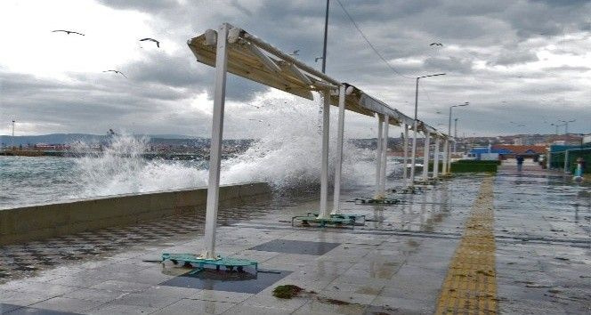 Meteoroloji sarı kodla uyardı: Bu saatlere dikkat! Çok fena fırtına bekleniyor