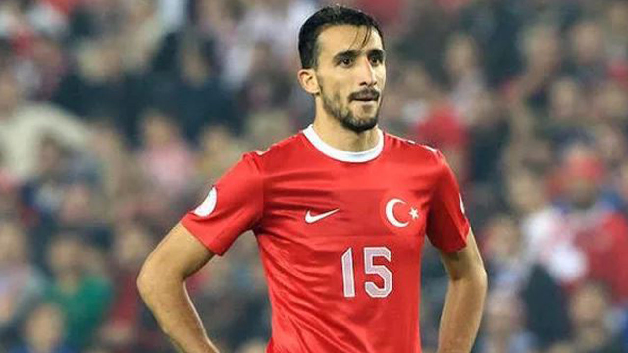 Mehmet Topal futbolu bıraktı! Sosyal medyadan veda mesajı yayınladı