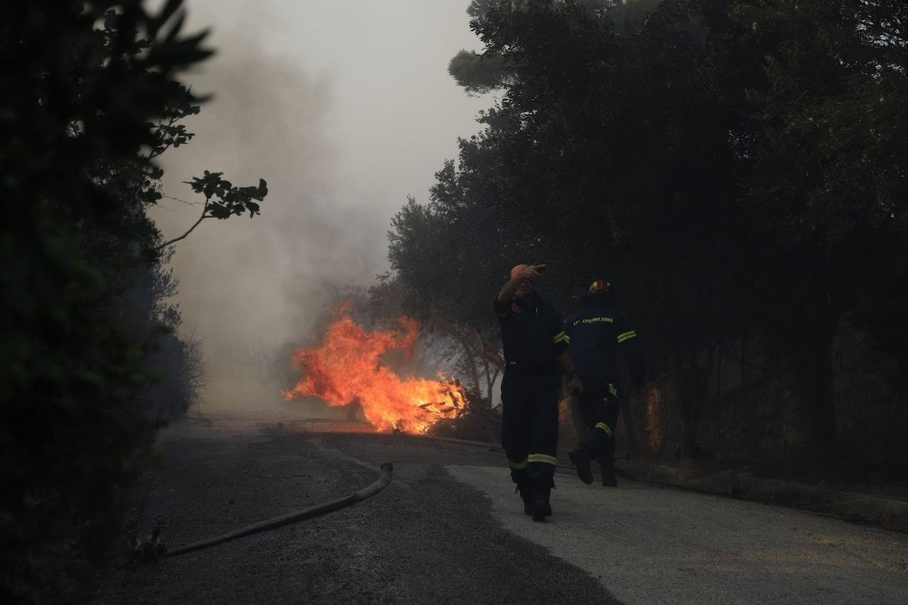 Yunanistan yanıyor! Durum korkunç kontrol altına alınamıyor evler kullanılamaz hale geldi