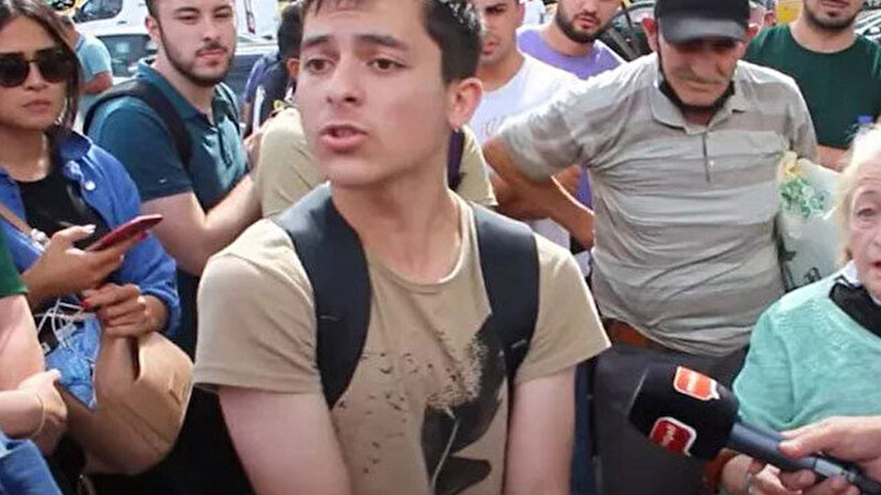 Suriyeli gencin etrafını saran kalabalık resmen öfke kustu: Size o kadar gıcık oluyoruz ki...