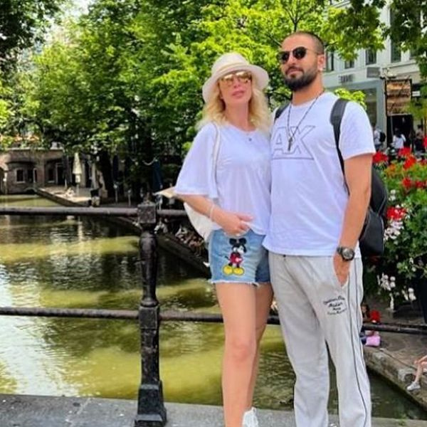 Eşi Çağlar Ökten ile tatilde aşk tazeledi!  Taze gelin Seda Sayan'ın mayolu pozu sosyal medyayı salladı
