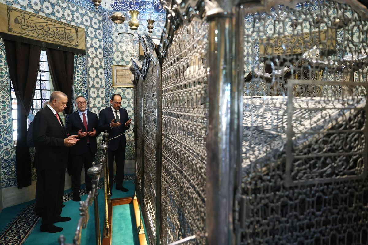 Cumhurbaşkanı Erdoğan'a sevgi seli! Tören sonrası Dua ve Hamam Müzesini gezdi
