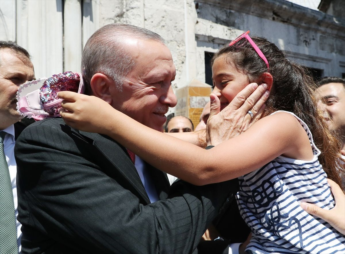 Cumhurbaşkanı Erdoğan'a sevgi seli! Tören sonrası Dua ve Hamam Müzesini gezdi