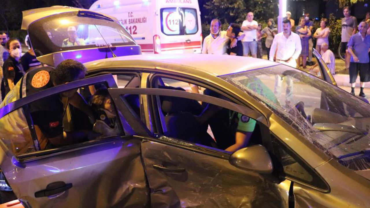 Edirne’de feci kaza: Yaralılar itfaiye ve sağlık ekipleri tarafından kurtarıldı