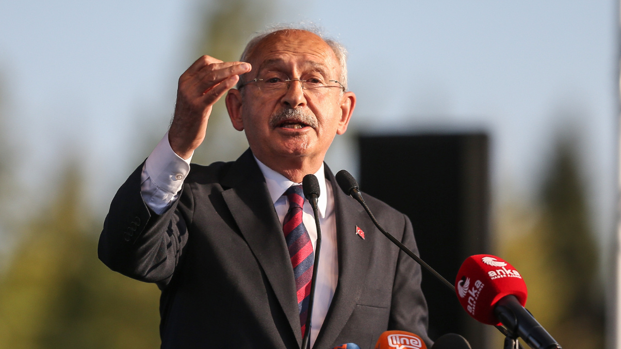 Yalova'ya konuşma yapmaya giden Kılıçdaroğlu'na şok pankart: Çalınan 23 milyon lira nerede?