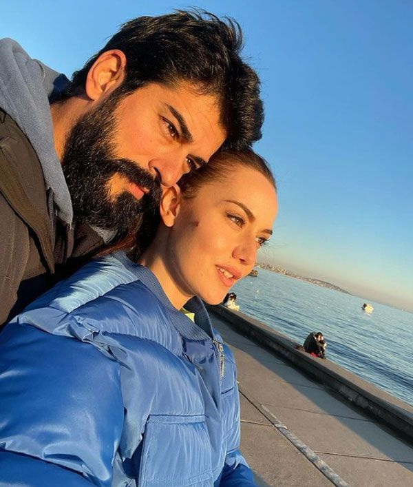 Fahriye Evcen'in kız kardeşini görenler güzelliğiyle büyülendi! Fahriye'den çok daha beğenildi