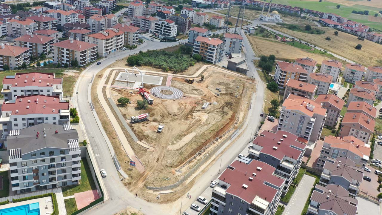 Bursa Büyükşehir Belediyesi hedefe ilerliyor; Görükle Göçmen Konutlarına ayrıcalıklı park